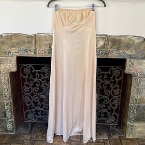 VINTAGE 1960s-1970s VANITY FAIR STRAPLESS FULL SLIP BEIGE NIGHTGOWN COTTAGECORE